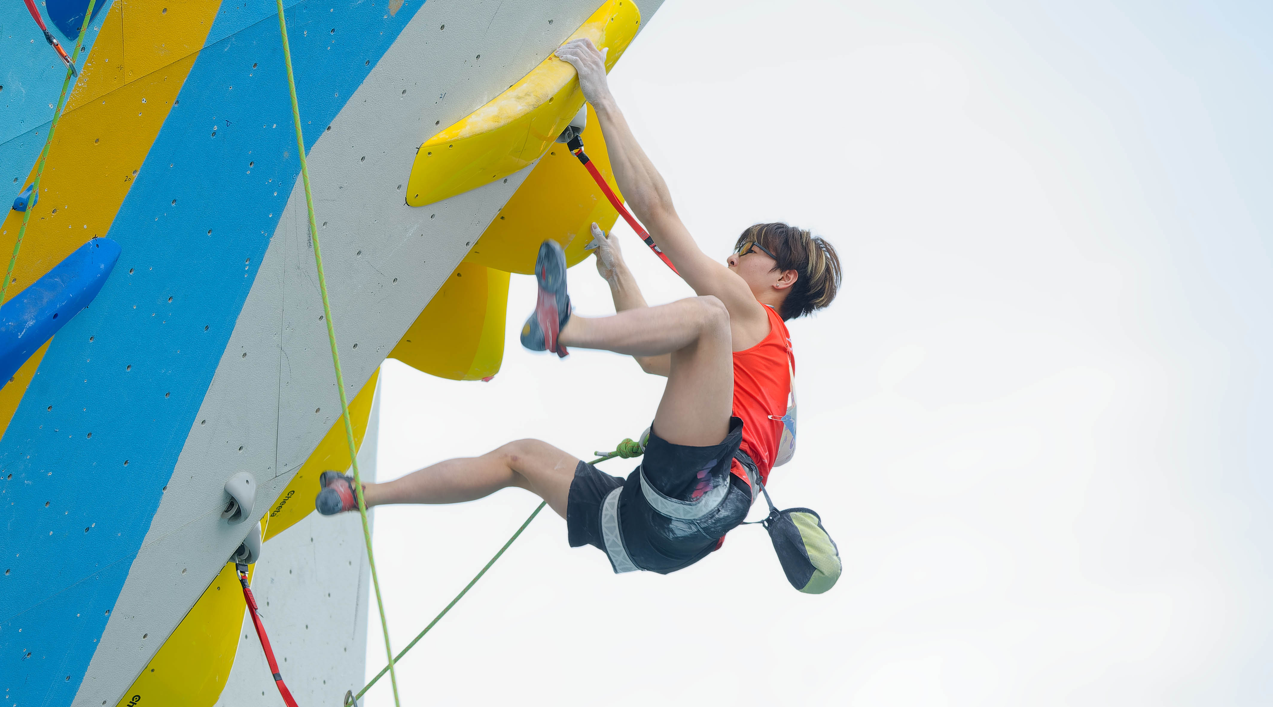 迪乌夫：过去我从没踢过右路，但只要能帮助球队我都愿意去做