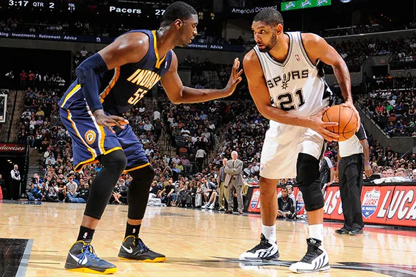 AC米兰1-0登顶意甲！38岁名将却抢走风头，带队12场不败紧追榜首